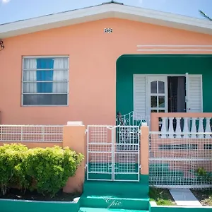  Holiday home Charming Bungalow Minutes From Brandon's